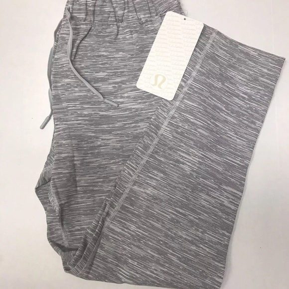 LULULEMON ~ Jet Crop Slim Pants ~ Luon Size 6 ~NWT - Picture 2 of 4